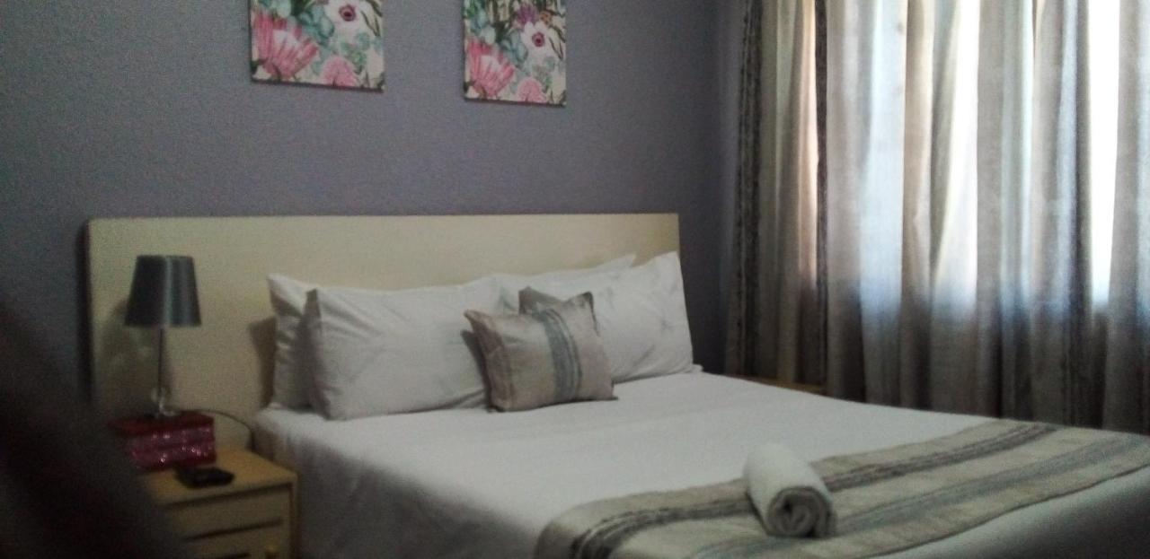 Acacia Guesthouse 켐턴파크 외부 사진