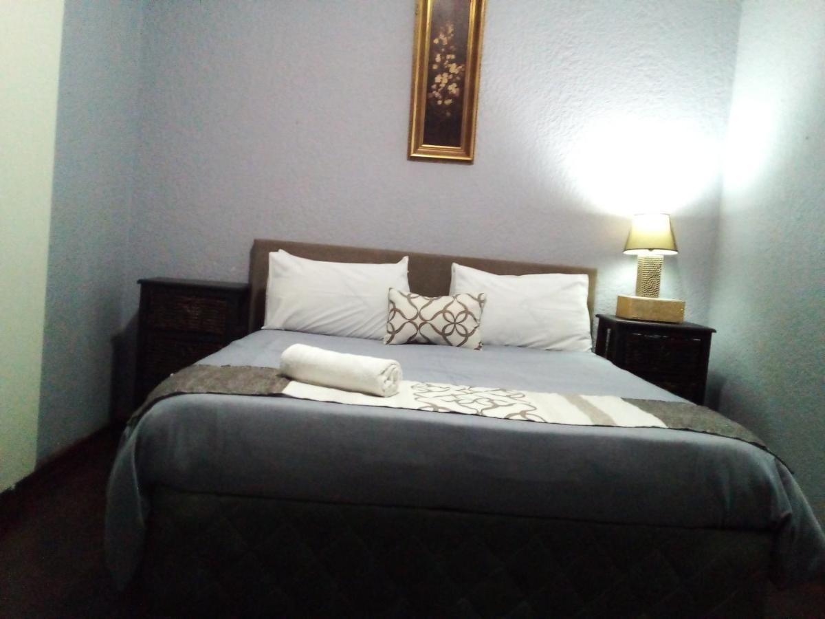 Acacia Guesthouse 켐턴파크 외부 사진