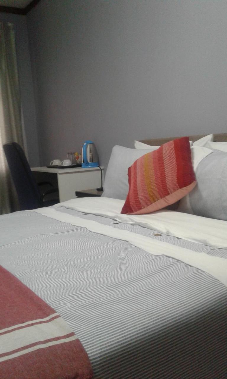 Acacia Guesthouse 켐턴파크 외부 사진